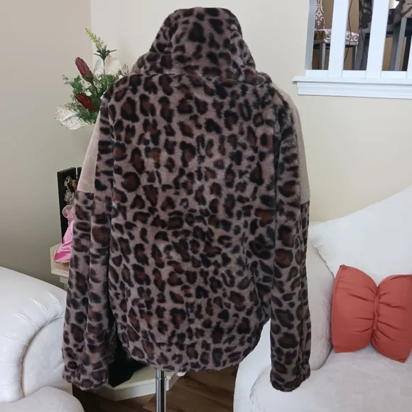 Hem & Thread Brown Faux Fur Hoodie S LIKE NEW - Picture 2 of 14